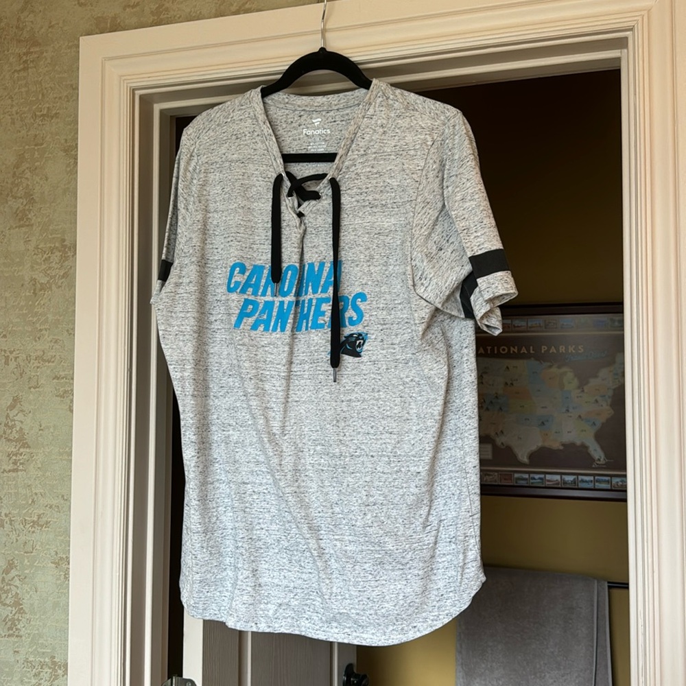 Women’s fanatics one X Carolina Panthers T-shirt this has never been worn.